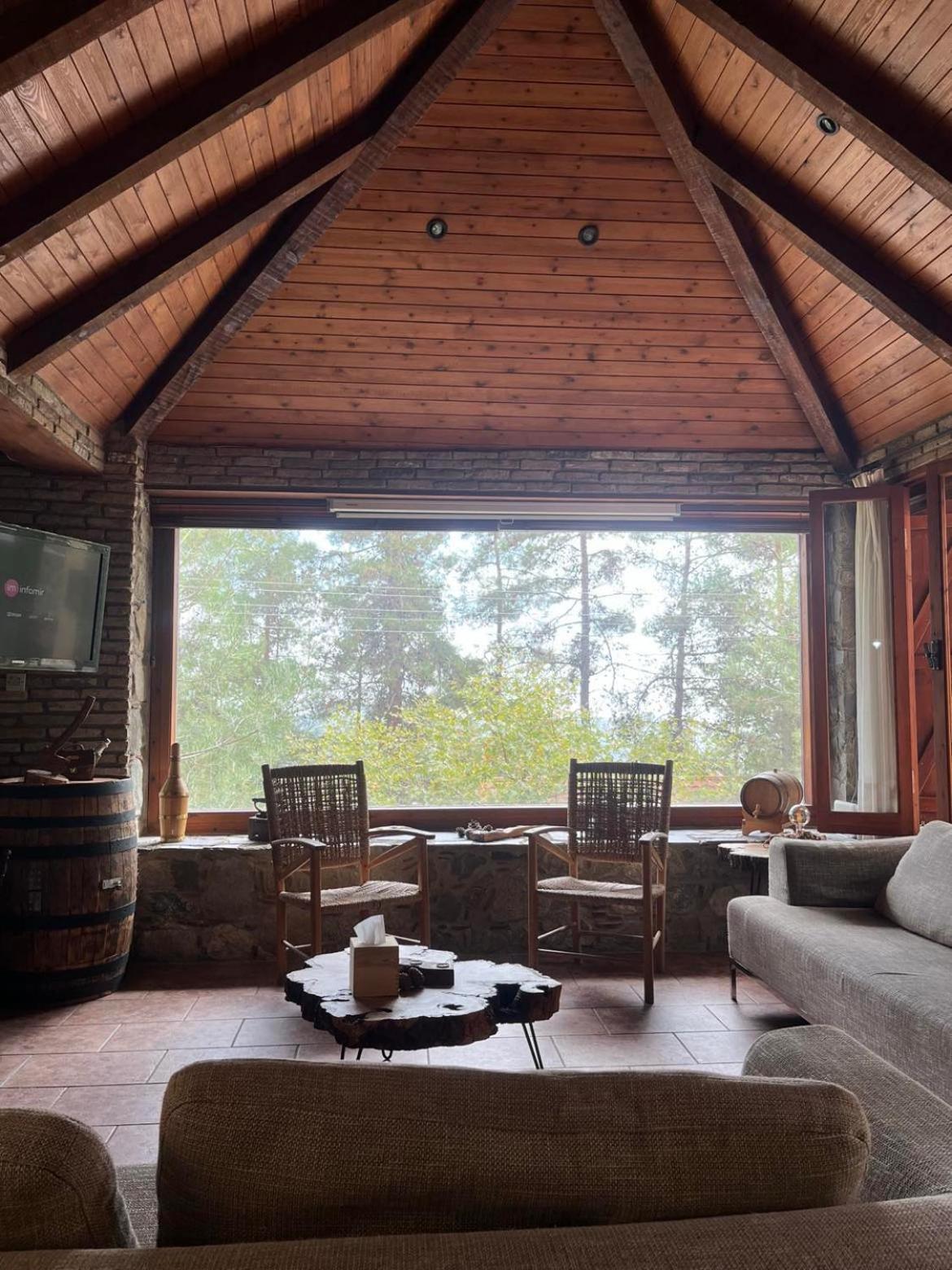 Kardama Hideaway Lodge *