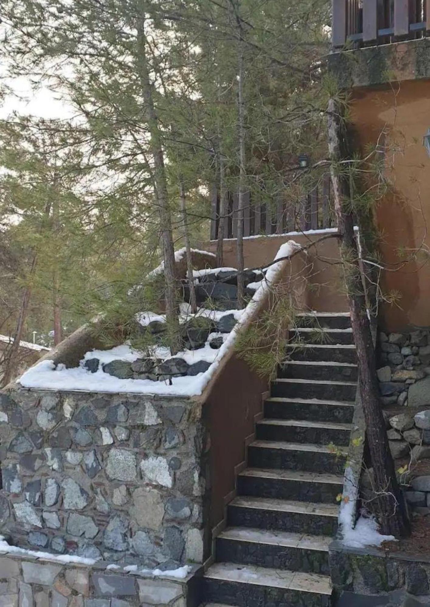 Kardama Hideaway Lodge *